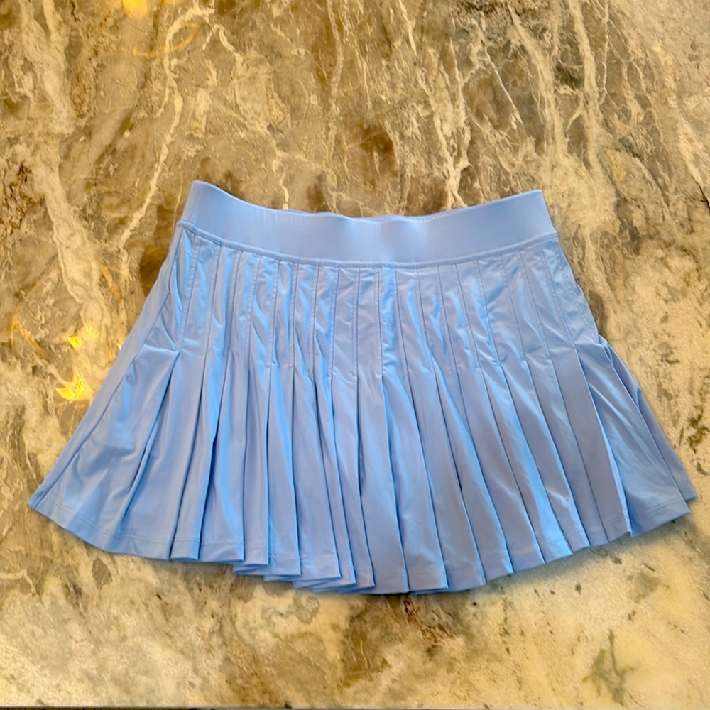 Vineyard Vines Performance Pleated Golf Skort.